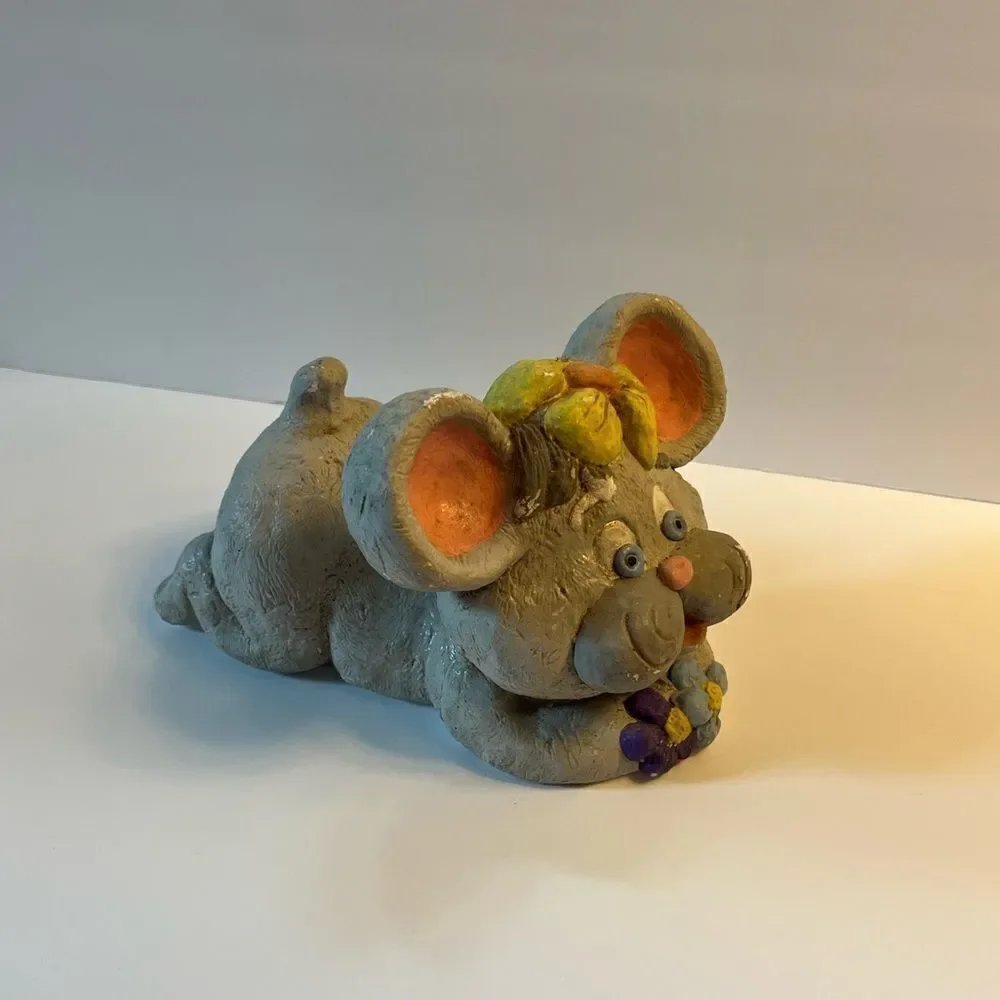 Old  Mouse - Picture 2 of 12